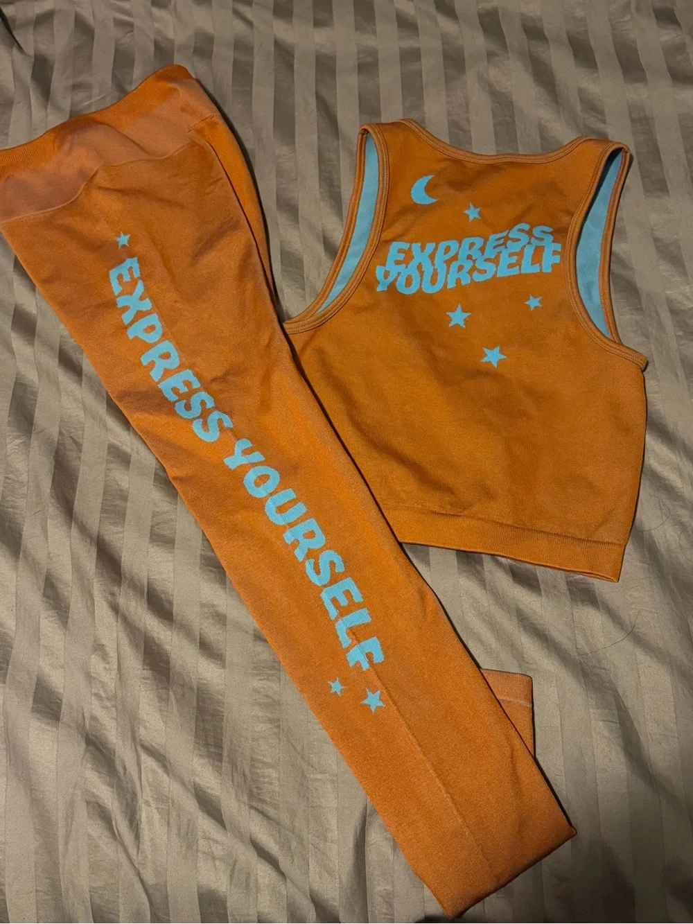 Fabletics Reese Seamless Express Yourself Tank AND legging matching set XS